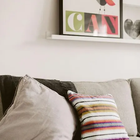 Homestay Stylish Studio Downtown *